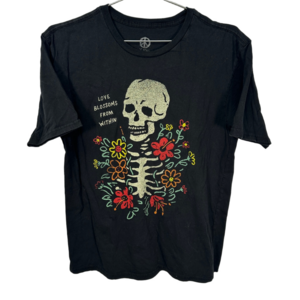 Black Skeleton Love Blossoms Graphic T-shirt Large